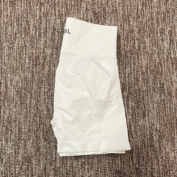 AYBL Ivory Seamless High-Waisted Shorts - Picture 3 of 7